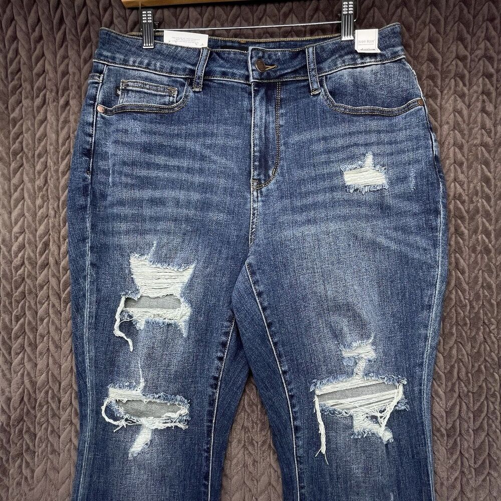 Judy Blue Jeans Women's 14W Straight Leg Mid Rise Distressed Stretch Denim NEW